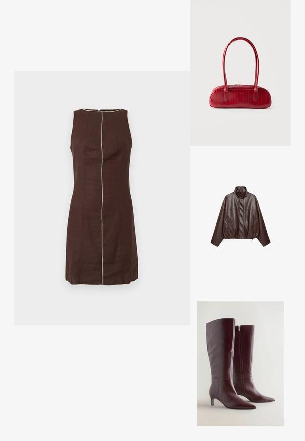 Donkerbruine korte leren jas met hoge kraag, lange mouwen, voorzakken en verborgen rits aan de voorkant.; Mouwloze donkerbruine jurk met beige verticale naaddetails in het midden en rondom de ronde halslijn.; Bordeaux leren laarzen tot aan de knie met een taps toelopende neus, decoratieve stiksels en een zijrits. Voorzien van een lage, slanke hak.; Kleine handtas van rood leer met lange, afgeronde handvatten en een subtiel gestructureerd patroon, afgebeeld tegen een effen lichte achtergrond.