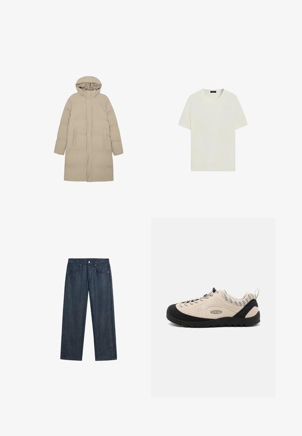 Lang beige polstret frakke med hætte, fuld frontlynlås og to sidelommer, designet til koldt vejr.; Enkel off-white kortærmet t-shirt med rund hals og et lille sort mærke indvendigt i kraven.; Mørkeblå denimjeans med lige ben, frontlommer, bæltestropper og sølvfarvet knaplukning.; Beige ruskindsko med sort gummitåhætte og sål, med snøredesign og åndbare mesh-detaljer på hælen.