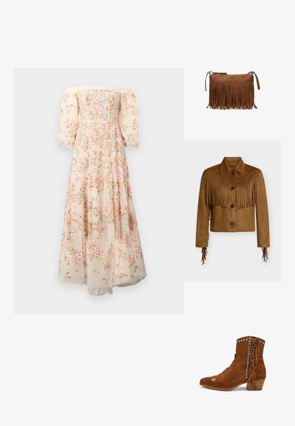 Bruine suède cropped jas met knoopsluiting, puntige kraag en franjes over borst en mouwen.; Off-shoulder, crèmekleurige jurk met bloemenborduurwerk, doorschijnende pofmouwen en een gelaagde, vloeiende rok met een stippenstructuur.; Bruine suède enkellaars met gestapelde hak, turkooizen en zilveren studs, bloemenborduursel en franjes aan de zijkant.; Bruine suède crossbodytas met lange franjes en ritssluiting op een witte achtergrond.