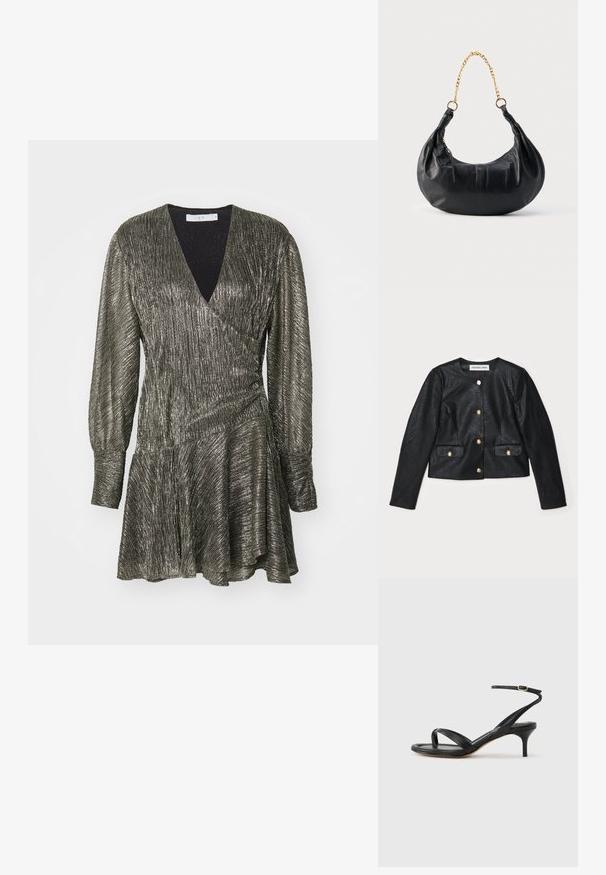 Schwarze Kunstleder-Cropped-Jacke mit langen Ärmeln, rundem Ausschnitt und goldenen Knopfverschluss. Mit zwei Vorderaschen mit Klappen.; Glänzendes, metallicfarbenes Wickelkleid mit tiefem V-Ausschnitt, langen Ärmeln und ausgestelltem Rock. Es hat ein strukturiertes, vertikales Streifenmuster in Dunkelgrau.; Schwarze Ledersandale für Damen mit dünnen Riemchen, einer Zehenlasche, einer Knöchelschnalle und einem mittelhohen Stöckelabsatz vor neutralem Hintergrund.; Schwarze, halbmondförmige Handtasche aus Leder mit goldenem Kettenriemen und seitlichem Reißverschluss.