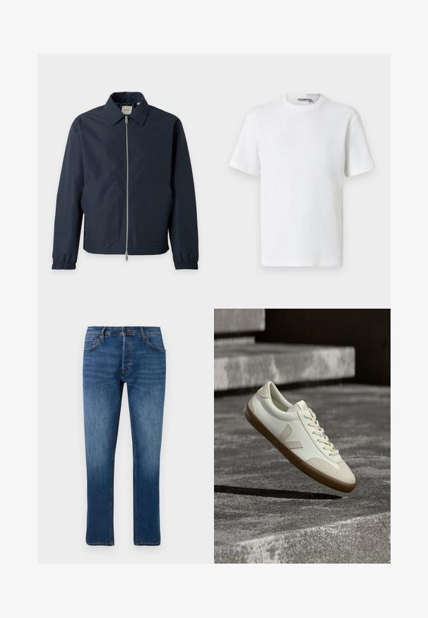 Mørkeblå letvægtsjakke med frontlynlås, spids krave, elastiske manchetter og to store forlommer.; Hvid kortærmet t-shirt i vaffelmønster med rund hals og et lille mærke med brandnavn inde i kraven, vist på en ensfarvet baggrund.; Blå straight-leg jeans med fem lommer, knaplukning og subtil falme på lår og knæ, præsenteret mod en hvid baggrund.; Hvide læder sneakers med tanfarvet gummisål, flade snørebånd og V-formet detalje på siden. Har en glat overflade og minimale syninger.