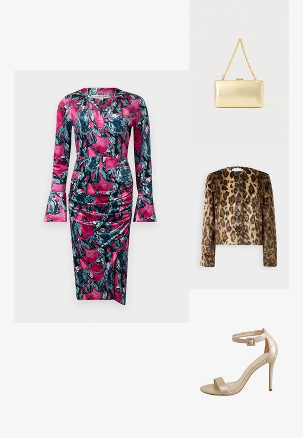 Leopardmønstret faux fur jakke med rund halsudskæring, fem mørke knapper og lange ærmer. Blød tekstur og kort design.; Diane von Furstenberg ZANE DRESS - Cocktailkjole / festkjole - indian pink; Next REGULAR FIT - SIGNATURE ROUND TOE SIMPLE - Højhælede sandaletter / Højhælede sandaler - gold; Rektangulær guld clutch taske med skinnende overflade, metal-lås og kort guldkædehank mod en lys ensfarvet baggrund.