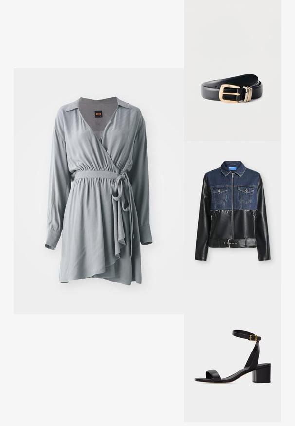 Chaqueta con parte superior de denim azul oscuro, dos bolsillos en el pecho, parte inferior y mangas de cuero negro, cremallera frontal y cinturón ajustable en el dobladillo.; Vestido envolvente gris hecho de una tela suave, con mangas largas, una cintura ceñida y un dobladillo asimétrico fluido. Incluye cuello y un cinturón de lazo.; Sandalia negra de punta abierta con tacón ancho y correa en el tobillo con una pequeña hebilla dorada, vista de perfil sobre un fondo liso.; Cinturón de cuero negro enrollado con hebilla rectangular dorada pulida y dos presillas de metal sobre fondo liso.