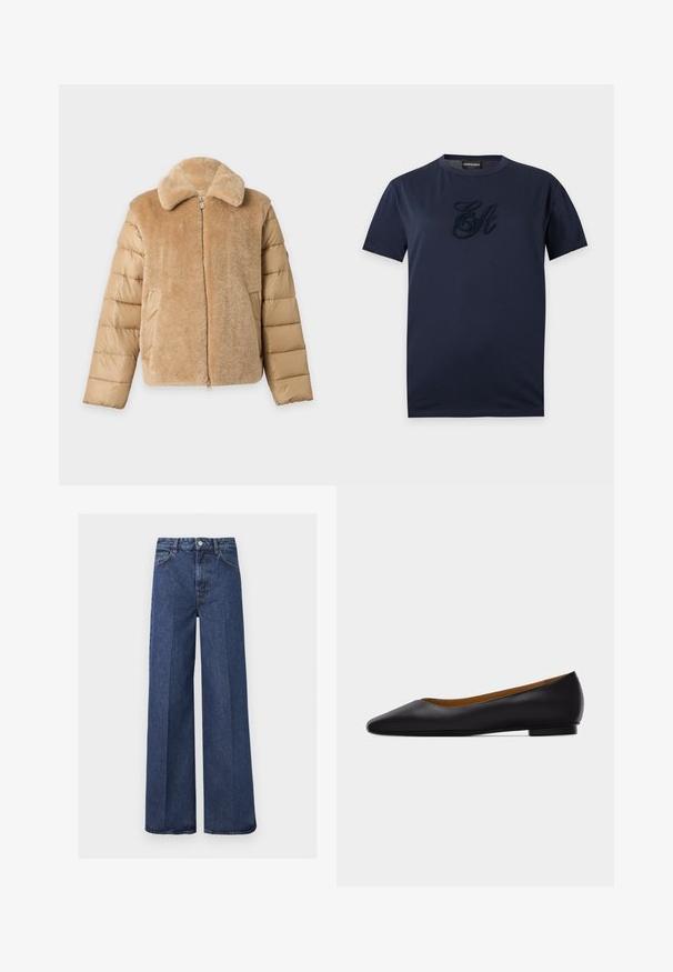 Beige jakke med myk, plysete front og krage og quiltede polstrede ermer, med glidelåslukking foran og sidelommer.; Marineblå T-skjorte med korte ermer, rund hals og teksturerte broderte initialer "EA" på brystet.; Mørkeblå høytlivs vidbente jeans med frontlommer, beltehemper, knappelukking og synlige pressfolder nedover bena.; Svart skinnsko med spiss tå, flat såle og lav hæl, med glatt finish, vist fra siden på en lys grå bakgrunn.
