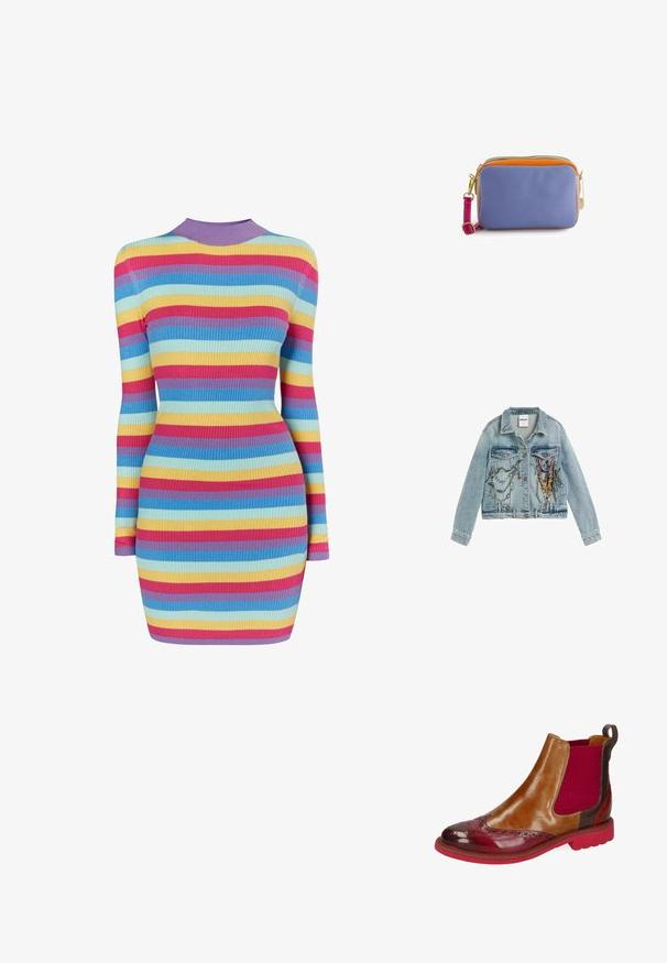 Lyseblå denimjakke med kæde- og perleudsmykninger, der har to brystlommer, metal knapper og et cropped design.; Ribbet strikket kjole med lange ærmer, der har vandrette striber i pink, gul, blå og lilla. Høj hals med ribbet kant. Tætsiddende silhuet.; Melvin & Hamilton SELINA 29 - Støvletter - crust purple fig crust tortora crust lava rock crust arnet elastic ribbed; Lille rektangulær læder crossbody taske med blå front, orange topsektion, beige sider og aftagelig pink rem med guldlås.