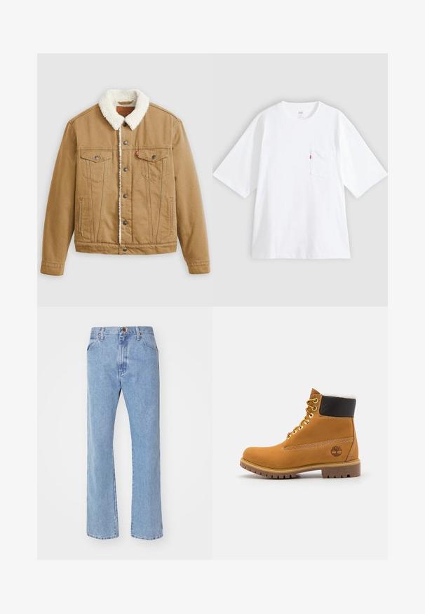 Beige Jeansjacke mit weißem Sherpa-Kragen, zwei Brusttaschen, Seitentaschen und Metallknöpfen. Enthält vertikale Nähdetails.; Weißes Baumwoll-T-Shirt mit kurzen Ärmeln, rundem Ausschnitt und Brusttasche auf der linken Seite. Mit kleinem rotem Logotag an der Tasche.; Hellblaue Jeans mit geradem Bein, Frontknopf- und Reißverschluss, Gürtelschlaufen und normalen Vordertaschen.; Braune Leder-Ankle-Boots mit Metallösen, weißem Kunstfellfutter, schwarzem gepolstertem Kragen, robustem Sohlenprofil und geprägtem Logo an der Seite.