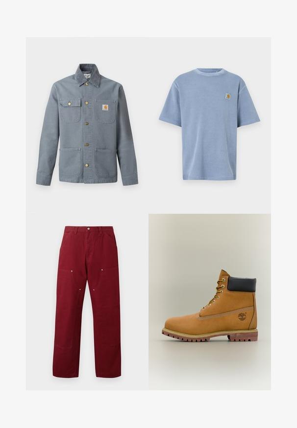 Grå arbejdsskjortejakke med fire forlommer, én klaplomme med knap, Carhartt-logo patch på brystlommen og ribkrave.; Lyseblå T-shirt med korte ærmer, tekstureret ribstrikket mønster og broderet logo-patch på venstre bryst. Rund halsudskæring.; Bordeaux farvede bomuldsbukser med lige snit, som har to forlommer, sølvhardware og knædetaljer. Glat tekstur, mellem vægt.; Brun læderankelstøvle med sort krave, gule snørebånd og tanfarvet sål. Har logo og hvide syninger som detalje. Robust ydersål med greb.