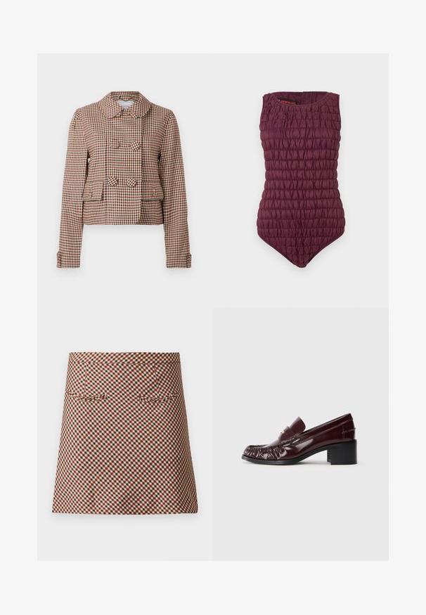 Geknipte dubbelzijdige blazer met een ruitpatroon in rood, zwart en beige, twee voorzakken met klep en een ronde kraag.; Bordeaux ééndelige badpak met een gerimpelde textuur, zonder mouwen en hoge snit aan de benen. Beschikt over een ronde halslijn en Primaloft-logo.; Korte geruite rok met een schakkermotief in rood, zwart en crème. Het heeft een zachte textuur en twee zijzakken.; Bordeaux leren instapper met een ronde neus, geplooide textuur aan de voorkant en een korte zwarte blokhak. Gouden accent op de wreef.