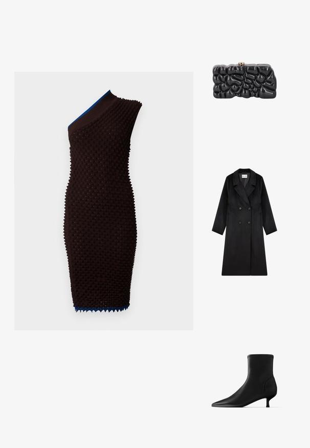 NA-KD Manteau classique - black; Robe tricotée marron avec une surface texturée et un design asymétrique sur une épaule. Présente un col côtelé bleu et des détails de ourlet ondulé.; Bottine noire à bout pointu avec un petit talon kitten et une finition en cuir lisse, présentée en profil sur fond blanc.; Pochette noire brillante avec une surface abstraite et texturée et un petit fermoir métallique sur le dessus, présentée sur fond blanc.