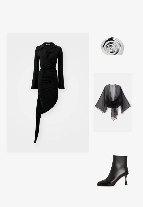 Kimono noir transparent avec manches larges et détail de taille nouée. Le tissu est léger, avec une texture fluide et translucide.; Robe noire à manches longues avec un design drapé, texture plissée et ourlet asymétrique. Présente un col et un noeud à la taille. Tissu lisse.; Bottes noires jusqu'à la cheville en cuir lisse avec un embout brillant, dotées d'un talon effilé et d'un design élégant et ajusté.; Pochette argentée brillante en forme de coquillage en spirale avec une petite fermeture sur le dessus sur fond blanc.