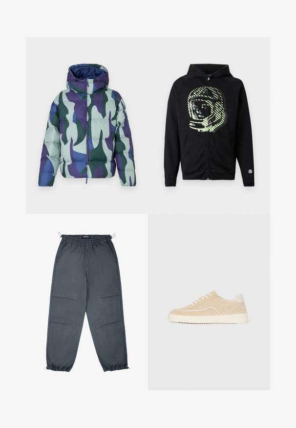 Pufferjack met een capuchon, meerkleurig camouflagepatroon in groene en paarse tinten, gewatteerde textuur en voorste ritssluiting.; Zwarte hoodie met ritssluiting van zachte stof, met een grote astronautenafbeelding in lichtgroen en diagonale strepen over de borst.; Grijze joggingbroek met een elastische tailleband, zijzakken en elastische boorden, met een gladde textuur en rechte snit.; Beige suède sneaker met witte zool en veters, low-top ontwerp en zigzagprofiel op de zool.