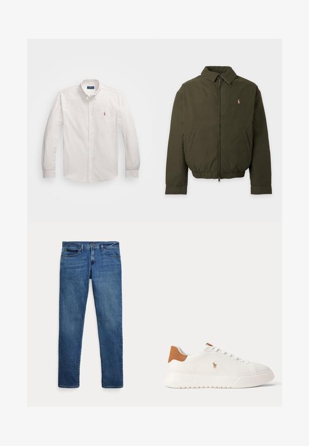 Donkergroene jas met rits, kraag, zijzakken, elastische tailleband en klein geborduurd logo op de linkerborst.; Witte button-up blouse met dunne verticale strepen in lichtbeige. Heeft een klassieke kraag, lange mouwen en een klein geborduurd logo op de borst.; Blauwe denim jeans met een slim fit, voorzien van voorkantzakken, riemlussen en een knoopsluiting op een witte achtergrond.; Witte lage sneaker met beige hieltab, witte veters en klein geborduurd polo spelerlogo aan de zijkant boven een dikke zool.