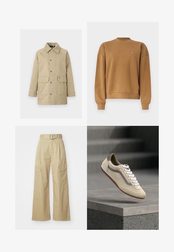 Beige jakke med en blød, suedelignende krave, trykknapper og to forlommer. Materialet er glat med et struktureret, udendørs design.; Brun crewneck-sweatshirt med ribbede manchetter og kant, der har et lille rektangulært logo-patch på venstre bryst.; Beige cargo bukser med vid ben, lavet af letvægtsstof. Har en bæltestrop i taljen, to sidelommer og markante frontfold.; Beige ruskindsneaker med hvide snørebånd og brun sål, der svæver over en grå betonopkant mod en sløret trapp baggrund.