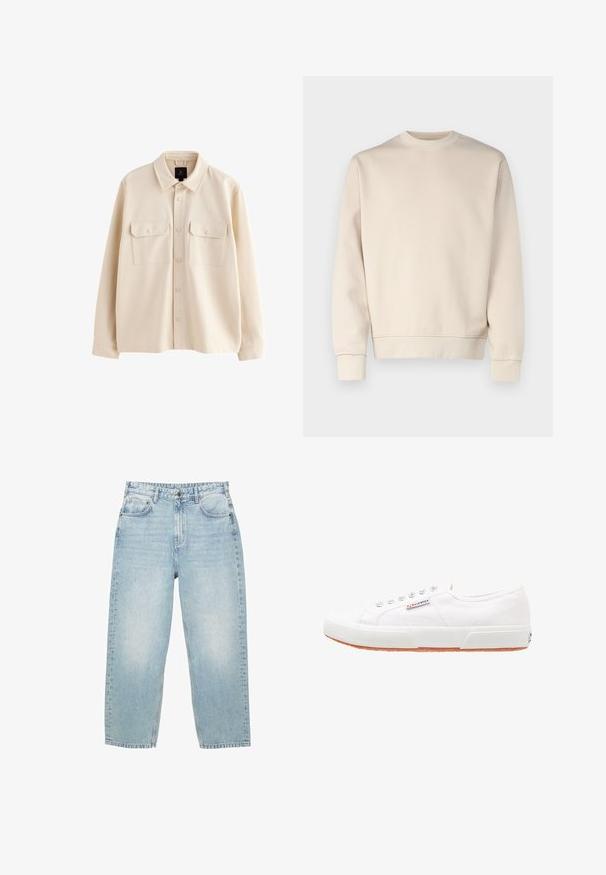 Beige overhemdjas met lange mouwen, kraag, knoopsluiting aan de voorkant en twee borstzakken met klep en knopen.; Lichtbeige sweatshirt met ronde hals, geribde manchetten en zoom. Gemaakt van zachte stof met een gladde textuur. Minimalistisch ontwerp, zonder patronen.; Lichtblauwe high-waist spijkerbroek met een rechte pijp, voor- en achterzakken en een knoopsluiting met zichtbare stiksels.; Witte canvas sneakers met een rubberen zool, vetersluiting en een klein logolabel aan de zijkant. Gewreven wit bovenwerk en een bruine zool.