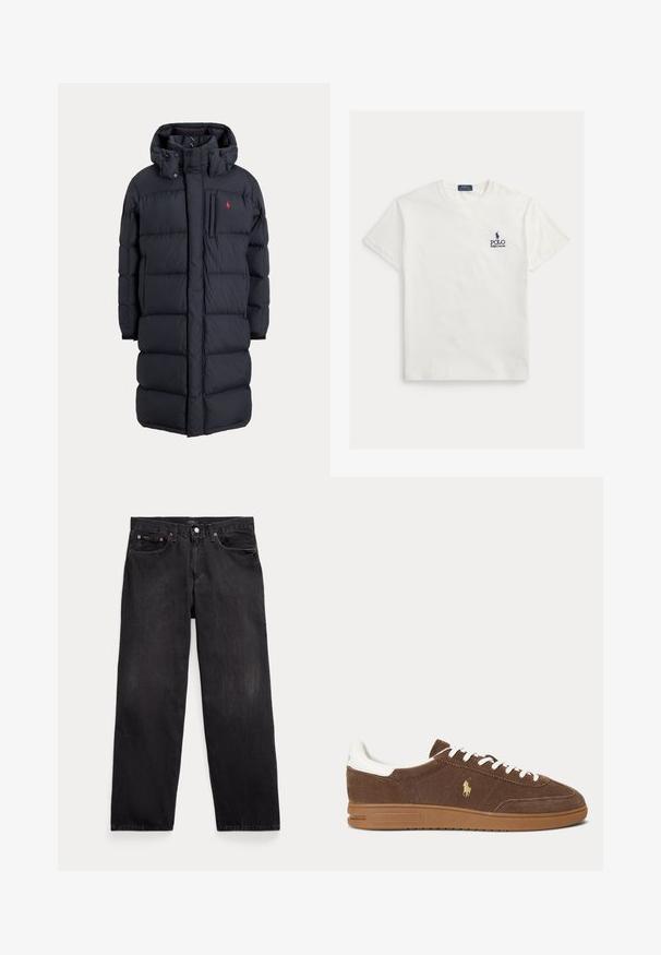 Langer schwarzer, wattierter Wintermantel mit Kapuze, Fronttaschen, vertikalem Reißverschluss an der Brusttasche und kleinem rotem Logo auf der linken Brust.; Weißes Baumwoll-T-Shirt mit kurzen Ärmeln. Auf der linken Brust sind ein marineblaues Logo und Text zu sehen. Klassisches Rundhals-Design. Glatte Textur.; Schwarze Jeans mit geradem Bein, fünf Taschen, Knopfverschluss und sichtbaren Metallnieten an den vorderen Taschen.; Brauner Wildleder-Sneaker mit weißen Schnürsenkeln und Ferse, Gummisohle und goldenem Ralph Lauren Pferdelogo an der Seite.
