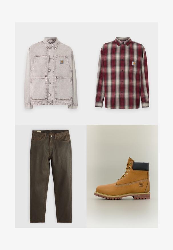 Lichtgrijs denim werkkledingjack met knoopsluiting aan de voorkant, twee grote onderste zakken, twee borstzakken en een klein vierkant logo patch op de linkerborst.; Rode en grijze geruite flanellen shirt met een button-down kraag, lange mouwen en een borstzak met een logo label. Geweven textuur.; Donkergroene denim jeans met een rechte snit, voorzien van koperen stiksels, een klassiek vijfzakdesign en een knoopsluiting.; Bruine leren enkellaars met zwarte kraag, gele veters en een zandkleurige zool. Voorzien van een logo en witte stikseldetails. Robuuste loopzool met grip.