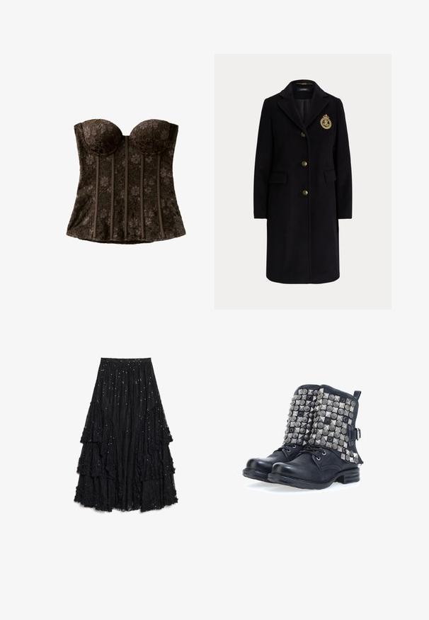 Manteau long en laine noire avec des boutons dorés et un blason brodé en or sur la poitrine gauche, avec un col cranté et des poches avec rabats.; Corset en dentelle noire à motif floral, armatures structurées et bonnets rembourrés, conçu pour le modelage et le maintien.; Jupe noire à couches en dentelle texturée, présentant des volants avec une finition effilochée et des paillettes éparpillées pour plus de détails.; Bottes ankle en cuir noir avec des talons plats, ornées de clous métalliques de différentes formes sur le dessus. Détails de lacets et accent de boucle sur le côté.