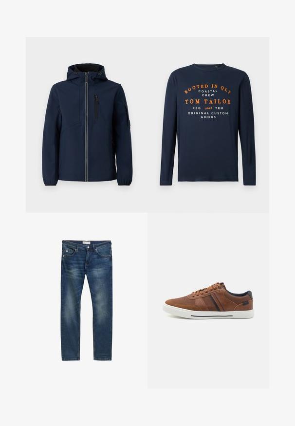 Navyblaue Softshell-Jacke mit Reißverschluss vorne, verstellbarem Kapuzenbereich, seitlichen Taschen und elastischen Bündchen. Glatte Textur mit stromlinienförmigem Design.; Marineblaue Langarmshirt mit Rundhalsausschnitt, bedruckt mit orangefarbenem und weißem Text: "VERWURZELT IN QLY COASTAL CREW TOM TAILOR 1962 ORIGINAL CUSTOM GOODS."; Dunkelblaue Jeans aus Denim im geraden Schnitt, mit leichten Waschungen, fünf Taschen, einem Reißverschluss und subtilen Kontrastnähten.; Braune Leder-Sneaker mit glatter Textur, weißer Gummisohle, schwarzen Akzenten und dekorativen Nähten sowie seitlichen Streifen.