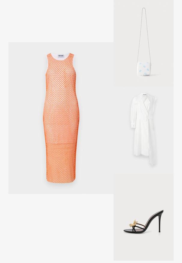Hvid trenchcoat med dobbeltbrystet front, bælte i taljen, bred krave og én langærmet. Har en glat stoffinish.; Orange mesh kjole med en tætsiddende silhuet, ærmeløst design og diamantmønster overalt. Mærket er synligt ved halsudskæringen.; Sort højhælet sandal med tynde stropper og en gylden sommerfugleudsmykning på den forreste rem mod en hvid baggrund.; Hvid lille pung med blå mandlige kønssymboler, bølget bundkant og en tynd kæderem på ensfarvet baggrund.