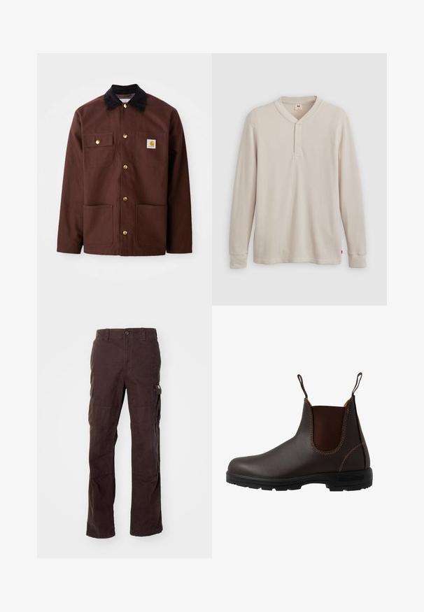 Braune Baumwolljacke mit einem schwarzen Cordkragen, goldenen Knöpfen, zwei Brusttaschen und einem quadratischen Logopatch auf der linken Tasche.; Langärmliges Henley-Shirt aus leicht beigem Rippstoff mit V-Ausschnitt, Knopfleiste mit drei Knöpfen und angeschnittenen Ärmeln. Roter Logo-Tag am Saum.; Braune Cargo-Hose aus robustem Baumwollstoff, mit seitlichen Taschen, einer lässigen Passform und geraden Beinen mit sichtbaren Nähten.; Brauner Chelsea-Stiefel aus Leder mit elastischem Seiteneinsatz, brauner Naht, Zuglaschen und einer strapazierfähigen Gummisohle mit strukturiertem Muster.