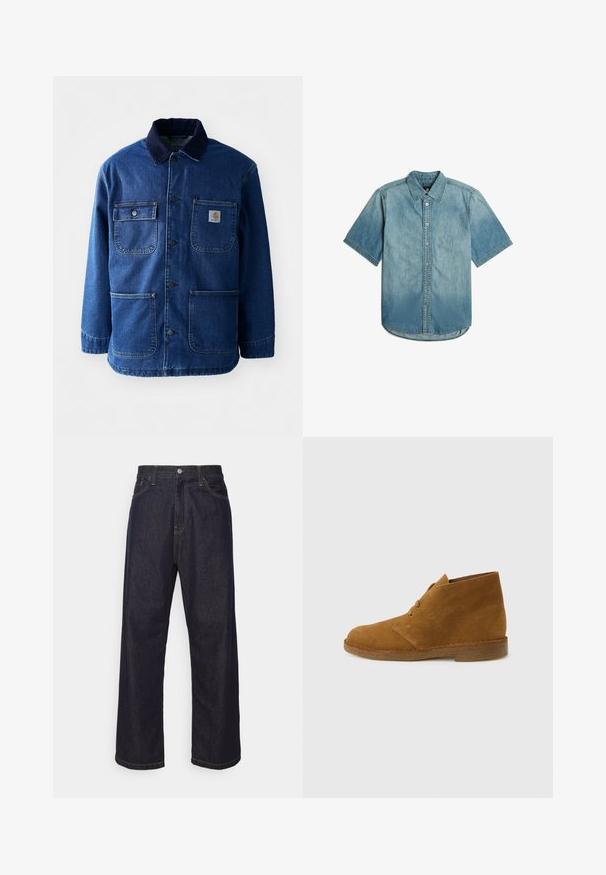 Jeansjacke in Dunkelblau mit einem Cordkragen. Verfügt über vier Taschen, eine Knopfleiste vorne und einen leicht taillierten Saum. Strapazierfähiger Stoff.; Jeanshemd mit kurzen Ärmeln, Knopfleiste, Kragen und tonalen Nähten, mit einem ausgewaschenen blauen Finish an Ärmeln und Körper.; Dunkelblaue Jeans im geraden Schnitt mit gelben Nähten, Knopfverschluss, Reißverschluss und Fünf-Taschen-Design.; Brauner Wildleder-Wüstenstiefel, knöchelhoch, mit zwei Ösen und Krepsohle auf schlichtem hellgrauem Hintergrund.