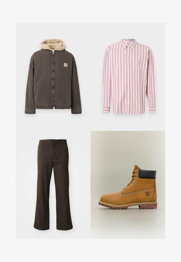 Bruine jas met ritssluiting, met beige, met fleece gevoerde capuchon en twee voorzakken, voorzien van een klein vierkant Carhartt-logo op de borst.; Gestreept overhemd met knopen in roze en wit. Heeft een kraag, lange mouwen en een klein logo. Gemaakt van geweven stof.; Bruine, uitlopende broek met een soepele textuur, voorzien van een sluiting met een voorknop en zijzakken. Eenvoudig en recht ontwerp.; Bruine leren enkellaars met zwarte kraag, gele veters en een zandkleurige zool. Voorzien van een logo en witte stikseldetails. Robuuste loopzool met grip.