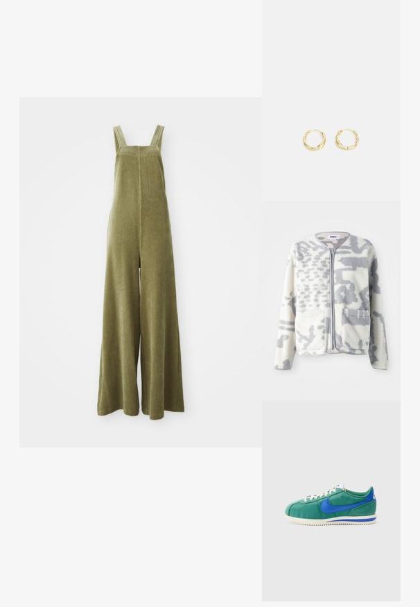 Chaqueta de forro polar en crema y gris con cierre de cremallera, dos bolsillos frontales y una superficie suave y texturizada con un sutil patrón abstracto.; Pantalones de peto de pana verde oliva con piernas anchas, tirantes ajustables y una superficie texturizada. Diseño simple, sin patrones visibles ni herrajes.; Zapatillas Nike verdes y azules, con una parte superior suave, acentos de gamuza, cordones blancos y una suela de goma texturizada con un diseño clásico.; Pendientes de aro de oro con una superficie texturizada e irregular. Presentan un diseño ligero y una forma circular, aptos para el uso diario.