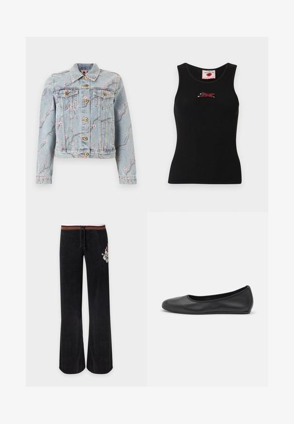Lyseblå denimjakke med trykk av rosa blomsterkvist, knappelukking foran, to brystlommer med klaff og lange ermer.; Svart ermeløs ribbestrikket topp med liten rød og hvit brodert løpende hund midtstilt under rund halslinning.; Svarte vidbukser med brunt og rosa stripet midjebånd, snor og hvit blomsterbroderi på høyre hofte.; Svart skinnballettflatt med rund tå, glatt tekstur, minimal sømdetalj, og et fleksibelt såledesign.