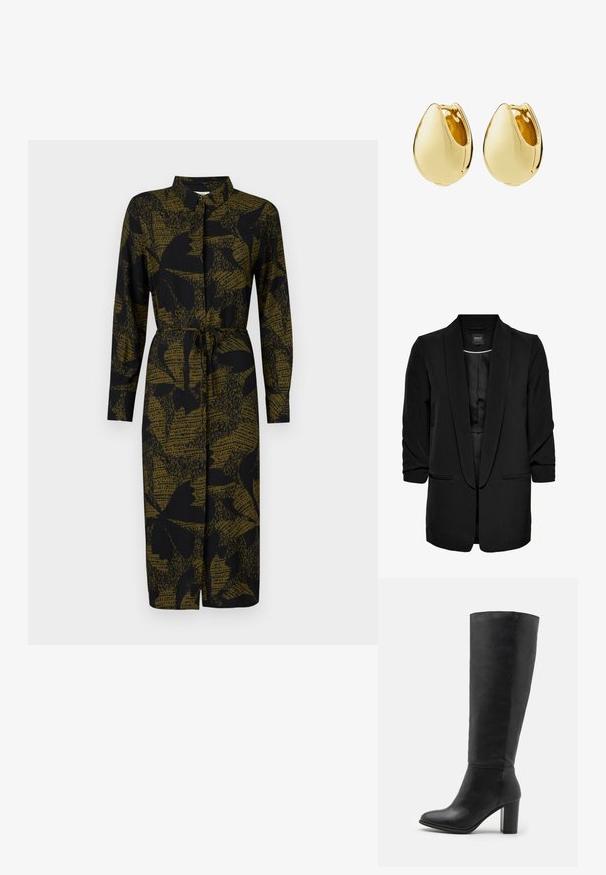 Musta bleiseritakki, jossa on sileä rakenne, avonainen etuosa, shaali kaulus ja kaksi etutaskua. Kolme neljäsosaa hihat ja hyvin istuva malli.; JDY JDYLIZA SHIRT DRESS - Paitamekko - winter moss; Mustat polvipituiset saappaat, jotka on valmistettu sileästä nahasta, ja joissa on paksu korko ja pyöreä kärki. Minimalistinen muotoilu ilman näkyvää varustusta tai koristeita.; Pari sileitä, kiillotettuja kultaisia pisaranmuotoisia rinkulakoruja saranakiinnityksellä, valkoisella taustalla.