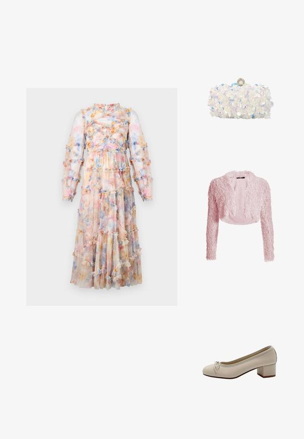 Hellrosa, kurz geschnittener, flauschiger Cardigan mit langen Ärmeln und offenem Vorderteil, texturiert mit weichem, zotteligem Stoff.; Langes, blumenbedrucktes Kleid mit transparenten, rüschengesäumten Lagen in Pastellfarben. Es hat ein gerafftes Oberteil und lange Ärmel mit Rüschendetails.; Beige Lederpumps mit runder Zehenpartie, einem vorderen Schleifendetail und einem Blockabsatz. Der Schuh hat eine kontrastierende Einfassung entlang der Öffnung.; Weiße Clutch-Tasche mit irisierenden Blumenapplikationen und Perlakzenten, mit einem Perlenverschluss oben.