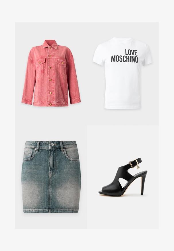 Rosa Jeansjacke mit Knopfleiste vorne, zwei Brustklappentaschen, langen Ärmeln und klassischem Kragen auf einfarbigem Hintergrund.; Weißes T-Shirt mit kurzen Ärmeln und schwarzem Text "LOVE MOSCHINO", der diagonal über die Brust gedruckt ist, auf einfarbigem Hintergrund.; Blaue Denim-Miniskirt mit vorderem Knopf und Reißverschluss, zwei Vordertaschen und einer ausgewaschenen Optik an den Oberschenkeln.; Schwarze Leder-Sandalette mit hohem Absatz, offenem Zehenbereich, seitlichen Ausschnitten, Knöchelriemen, goldener Schnalle und kleinem rundem Anhänger auf hellem Hintergrund.