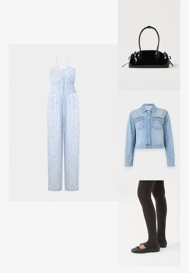 Lysblå denimjakke med en cropped design, der har to brystlommer, sølvknapper og spredte rhinsten dekorationer.; Lyseblå jumpsuit med justerbare stropper, smocket bodice og bukser med brede ben, prydet med et detaljeret blomstermønster. Blød stofstruktur.; Ben iført mørke ribbede leggings kombineret med sorte balletsko med små sløjfedetaljer på hvid baggrund.; Lille sort blank håndtaske med to lange håndtag og snøre-detaljer i siden på en ensfarvet lys baggrund.