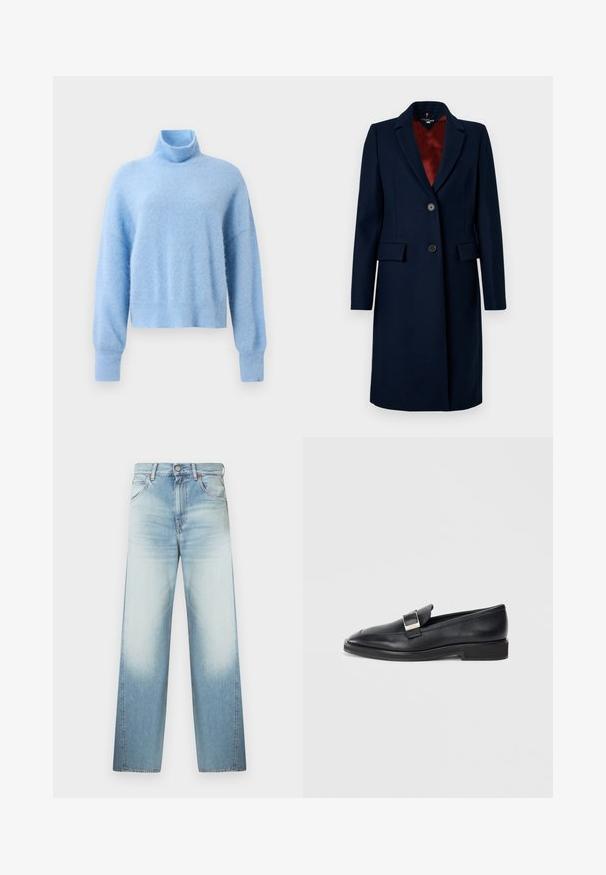 Marineblauwe wollen blend jas met een op maat gemaakt ontwerp, met een notch revers, enkelvoudige knoopsluiting en twee zijzakken. Gevoerd in bordeaux.; Lichtblauwe, korte turtleneck trui gemaakt van zachte, gestructureerde stof met lange mouwen en geribbelde manchetten voor extra detail.; Lichtblauwe spijkerbroek met losse pasvorm, voorzien van een hoge taille, ontwerp met vijf zakken en subtiele vervaging naar de onderkant van de pijpen.; Zwarte leren instapper met een zilveren rechthoekige gesp bovenop en een lage hak op een witte achtergrond.