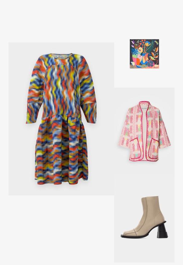 Veste style kimono multicolore à motif floral, en tissu léger, avec une bordure rose et deux poches avant.; Robe à manches longues avec un motif ondulé multicolore en bleu, orange, jaune et blanc, présentant une taille abaissée et une jupe plissée.; Bottine beige en cuir avec bout carré, couture visible, et talon bloc noir sculpté et épais sur fond blanc.; Arrangement floral éclatant avec des fleurs colorées variées dans des vases à motifs, un oiseau vert perché sur des fruits, et un papillon sur un fond sombre.