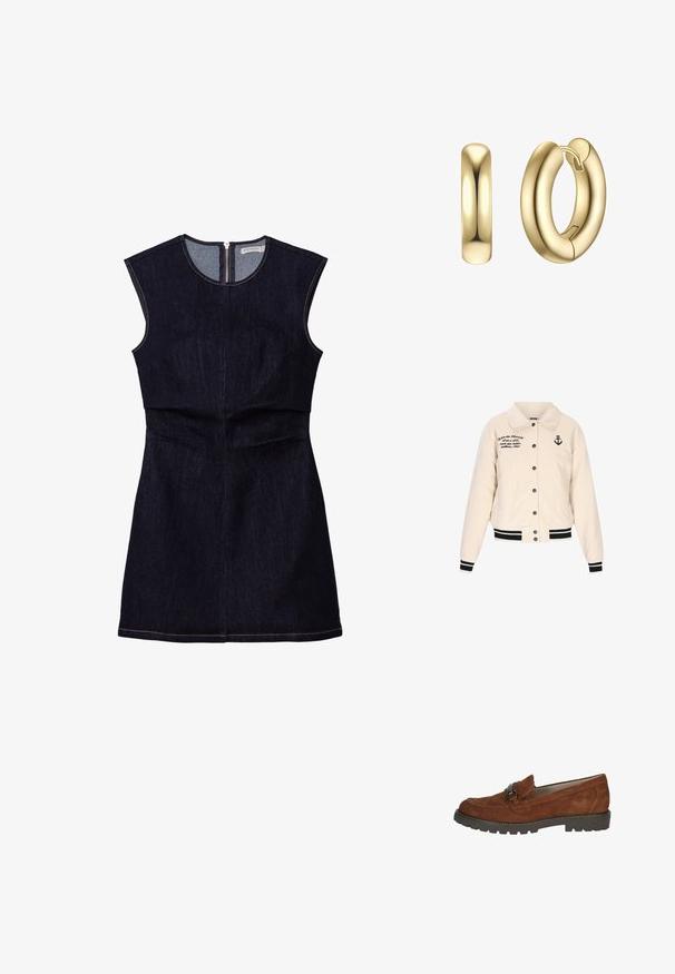 Veste en corduroy beige clair avec boutons noirs, broderies noires et logo d'ancre. Comprend des poignets et un ourlet rayés.; Robe sans manches en denim foncé avec un corsage ajusté et une jupe évasée. Présente une fermeture à glissière dans le dos et de simples détails de couture.; Caprice Chaussons - cognac suede; Boucles d'oreilles créoles en or avec une finition lisse et polie ; l'une est un cercle fermé, l'autre possède un fermoir visible et s'ouvre le long de la charnière.