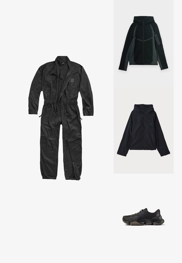 Zwarte lichtgewicht jas met een capuchon, voorzien van blauwe accenten, trekkoorden en een ritsluiting. Gemaakt van waterafstotende stof.; Brandit BRANDIT HERREN EINSATZKOMBI - Jumpsuit - black; Zwarte en donkergrijze hoodie met een ritssluiting aan de voorkant, een grote capuchon en een zijzak met ritssluiting. Heeft een gestructureerd ontwerp en contrasterende panelen.; Zwarte sportieve sneaker met een gestructureerde zool, leren en suède bovenwerk, gevoerde kraag en vetersluiting, getoond in zijprofiel.