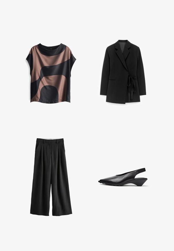 Schwarzer Blazer aus glattem Stoff, mit Schalkragen, Taillengürtel mit Quasten und Seitentaschen mit dezent genähten Details.; Kurzärmliges Oberteil aus glattem Stoff, mit abstrakten Schwarz- und Brauntönen, lässiger Passform und Rundhalsausschnitt.; Schwarze weit geschnittene Hose mit Falten an der Taille, Gürtelschlaufen, Seitentaschen und geradem Saum.; Schwarzer Slingback-Schuh aus Leder mit spitzer Zehenpartie und schrägem mittelhohen Keilabsatz auf weißem Hintergrund.