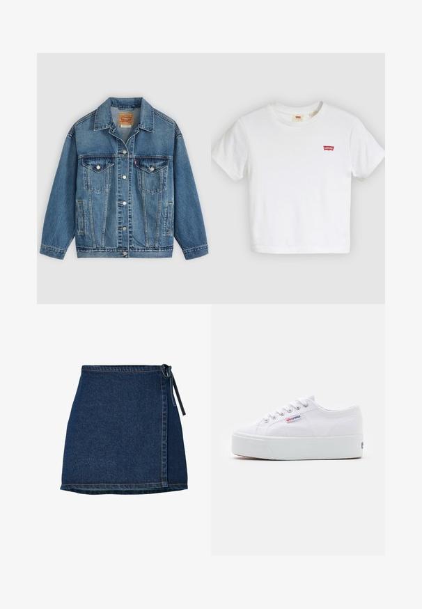 Blaue Denimjacke mit Knopfleiste vorne, zwei Brusttaschen mit Knöpfen, Seitentaschen und einem Kragen, flach auf einem hellen Hintergrund ausgelegt.; Weißes T-Shirt mit kurzen Ärmeln und Rundhalsausschnitt mit kleinem rotem Levi's-Logo auf der linken Brust.; Jeansrock mit Wickeldesign, dunkelblauer Farbe und gebundenem Taillenbund. Verfügt über Stichdetails entlang dem Saum und der Seitennaht.; Weiße Leinenschuhe mit einer dicken weißen Plattformsohle, runder Zehenpartie und Metallösen für die Schnürsenkel. Markenlogo an der Seite angebracht.