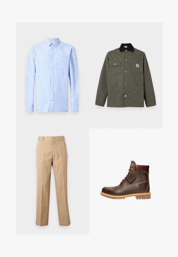 Groene canvas jas met zwarte kraag, vier zakken aan de voorkant, drukknopen als sluiting en een klein Carhartt-logo op de borstzak.; Lichtblauw langarm overhemd met knopen, gemaakt van zachte stof, met een button-down kraag en een enkele borstzak.; Beige rechte broek met riemlussen, een voorrits en gestreken plooien, getoond tegen een effen witte achtergrond.; Bruine leren enkelboot met een ronde neus, stevige zool, hardware in goudkleur en een gestructureerde bovenkant. Inclusief een merklabel dat is bevestigd.