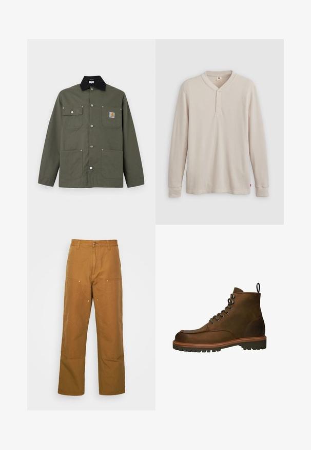 Grüne Canvasjacke mit schwarzem Kragen, vier Fronttaschen, Druckknopfverschluss und kleinem Carhartt-Logoaufnäher auf der Brusttasche.; Langärmliges Henley-Shirt aus leicht beigem Rippstoff mit V-Ausschnitt, Knopfleiste mit drei Knöpfen und angeschnittenen Ärmeln. Roter Logo-Tag am Saum.; Braune Baumwoll-Arbeitshosen mit geradem Bein, die über Vordertaschen und Metallakzente für zusätzliche Strapazierfähigkeit verfügen.; Braune Leder-Stiefeletten mit runder Zehenform, metallenen Ösen und einer robusten Gummisohle. Enthält eine Zuglasche für ein einfaches An- und Ausziehen.