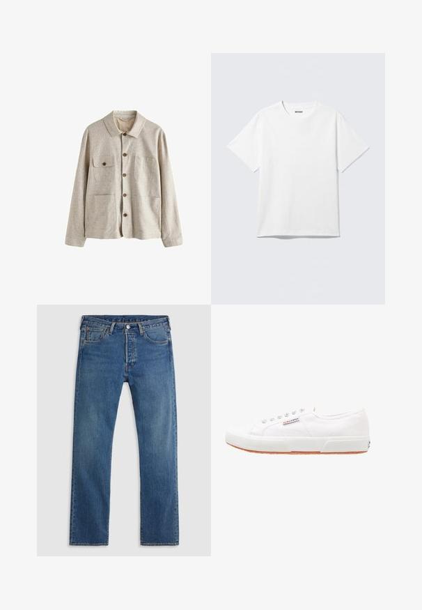 Beige skjortejakke med krave og fire forlommer, hvoraf den ene har en knaplukket klap, lavet af tekstureret stof.; Hvid kortærmet crewneck T-shirt lagt fladt ud, ensfarvet design, med "WEEKDAY" mærkat inde i kraven på en lys baggrund.; Blå straight-leg denimjeans med fem lommer, bæltestropper og lukning med knap og lynlås foran på en ensfarvet baggrund.; Hvide kanvas sneakers med gummisål, snørebåndsdesign og et lille logo mærke på siden. Tekstureret hvid overdel og brun ydersål.