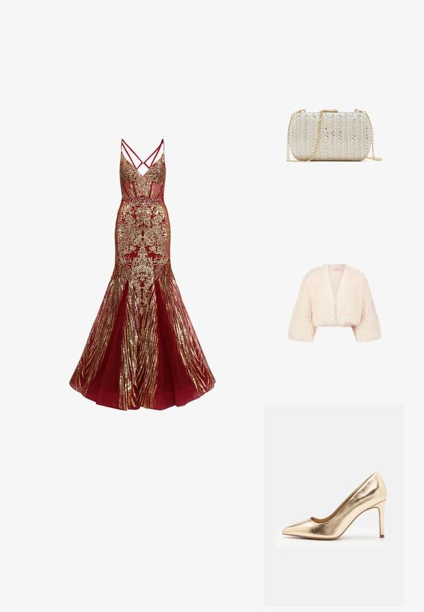 Roomkleurige cropped faux fur jas met brede driekwart mouwen en open voorkant.; Rode zeemeerminnenjurk met gouden bloemen- en gestreepte paillettenpatronen, doorschijnende zijkanten, aansluitend lijfje en gekruiste spaghettibandjes.; Gouden metallic hoge hakpomp met een spitse neus en een gladde textuur. Beschikt over een gesloten hiel en een slanke, elegante stilettoontwerp.; Clutch met gouden kettingriem, versierd met zilveren en heldere strass steentjes in chevronpatronen op crèmekleurige stof.