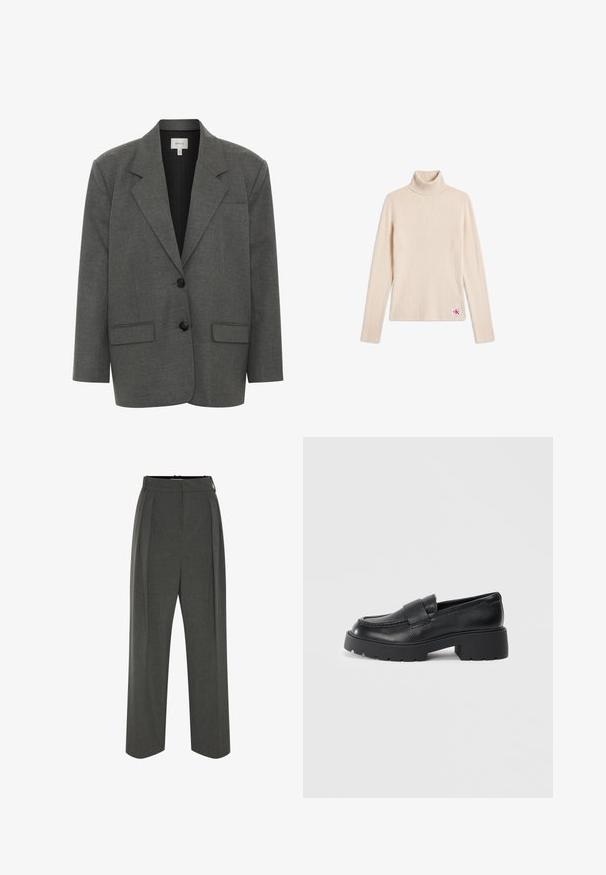 Gestuz PAULA - Blazer - dark grey melange; Beige ribstrikket langærmet turtleneck sweater med et lille logopatch nær den nederste kant på en hvid baggrund.; Grå viddebukser i tekstureret stof med højtaljet pasform og forreste læg. Designet har en glat linning uden synlige lukninger.; Sorte læderloafers med en struktureret finish, der har et rektangulært bånd over vamps og et groft, klodsede således design.