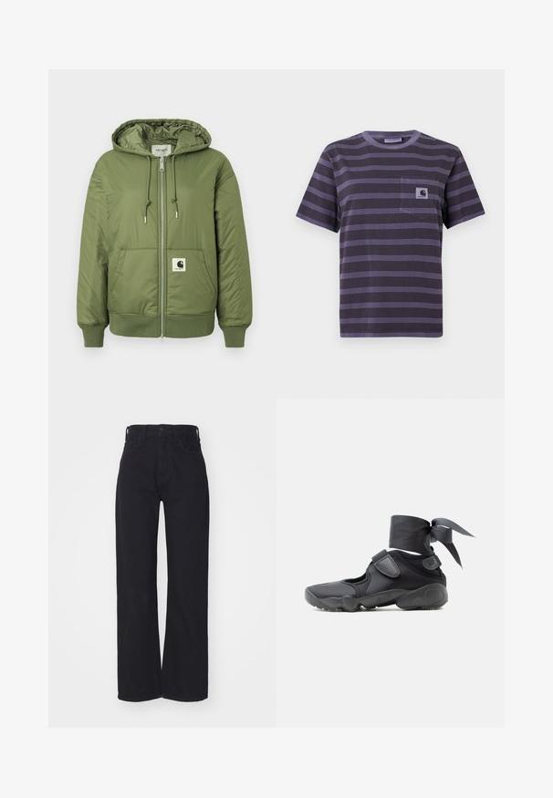 Oliven grøn pufferjakke med hætte, lynlås lukning, forlommer og ribbede manchetter. Har et fremtrædende Carhartt-logo patch.; Lilla stribet t-shirt med en lomme på venstre bryst, der har vandrette sorte striber. Blødt stof, korte ærmer, rund halsudskæring.; Sorte højtaljede bredbenede jeans med frontknap og lynlås, bæltestropper og to forlommer på hvid baggrund.; Sort atletiksko med udskæringer, velcrolukninger og ankelrem bundet i en sløjfe, vist fra siden på en hvid baggrund.