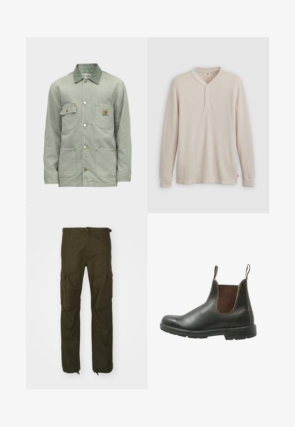 Lichtgroene werkjas met vier voorzakken, metalen knoopsluitingen en een donkerder groene kraag, met een klein merklogo op de borstzak.; Lange mouwen henley-shirt in lichtbeige ribbelstof, met een V-hals, een drieknoopsluiting en manchetten. Rode logo-label aan de onderkant.; Olijfgroene cargobroek van duurzaam materiaal, met een knoopsluiting, meerdere zijzakken en elastische boorden bij de enkels.; Chelsea-boots van glad zwart leer met bruine elastische zijpanelen, contrasterende stiksels en een gestructureerde rubberen zool.