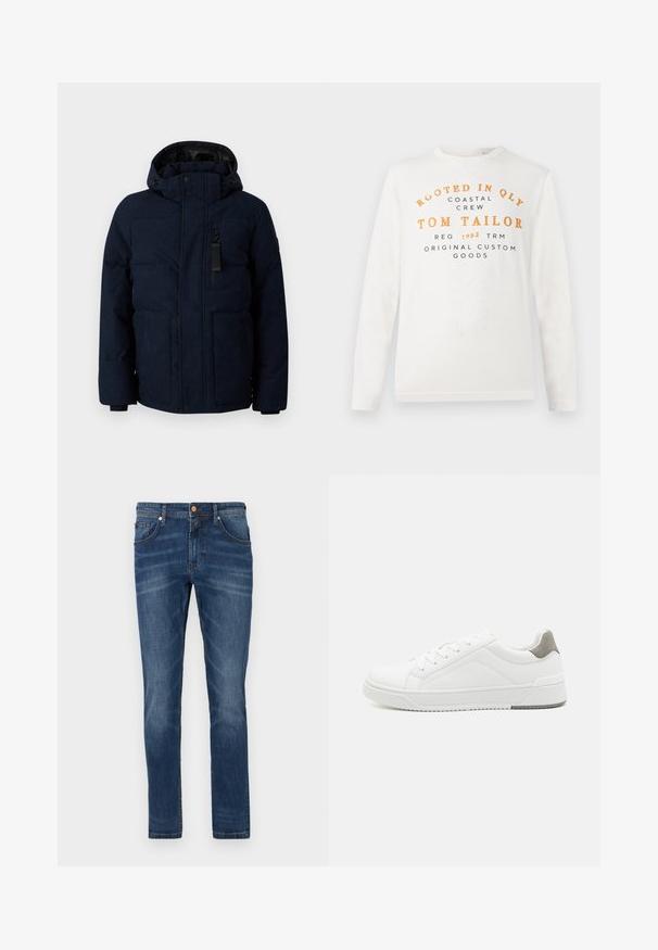TOM TAILOR PUFFER JACKET - Talvejope - sky captain blue; Valge pika varrukaga särk, mille ees on oranž ja must tekst "Rooted in QLY Coastal Crew Tom Tailor Reg 1962 TRM Original Custom Goods".; Tumed sinise denimi teksad, sirge lõikega, viie taskuga, kerge kulumisjälg ja kontrastvärviline õmblus, nööpkinnitus vööl.; Valge tenniseking sileda nahaga, ümar varvas, minimalistlik disain, hall kand, ja tekstureeritud kummist tald.