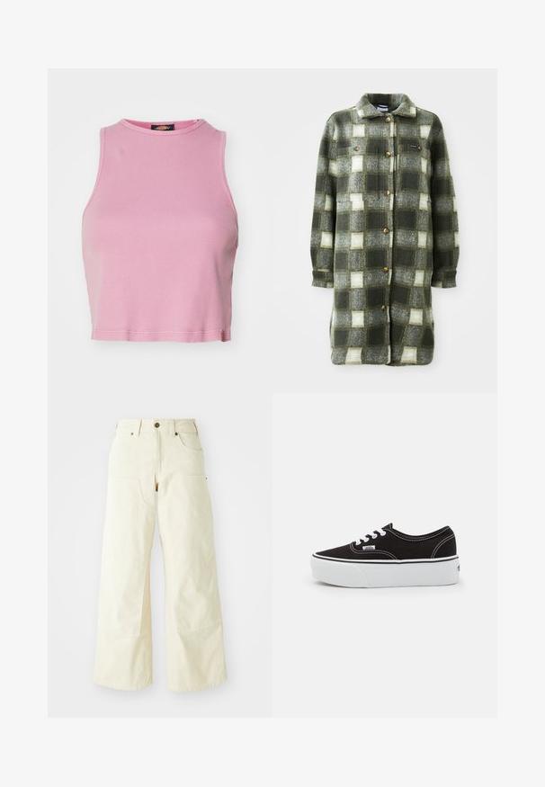 Grün-graue Karottenhemdjacke aus weichem Flanell, mit einem Kragen, durchgehender Knopfleiste und zwei Brusttaschen mit goldenen Knöpfen.; Rosa gerippter Cropped-Top mit rundem Halsausschnitt und ärmellosem Design. Besitzt einen Saum, der knapp über der Taille endet.; Beige weite Hosen aus Baumwolle mit hoher Taille, großen Fronttaschen und einer glatten Textur mit minimalen Nähten.; Schwarze Leinensneaker mit einer weißen Gummiplattformsohle, weißen Schnürsenkeln und Nähten, ikonischer Markenaufdruck an der Seite, im Low-Top-Design.