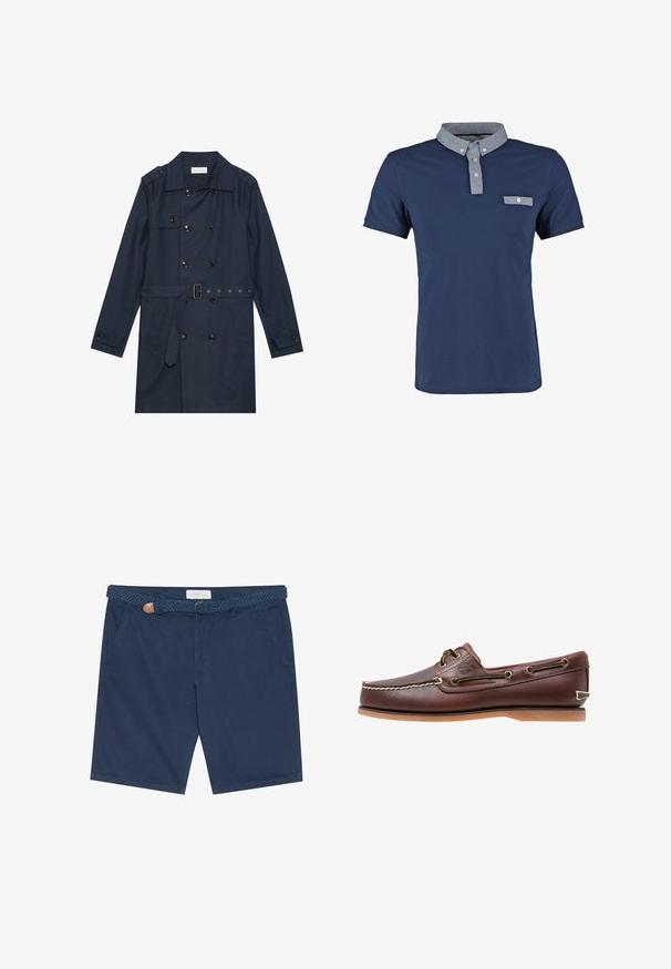 Manteau trench navy en tissu léger, présentant une fermeture à glissière double bouton, une taille ceinturée et deux poches latérales avec détail rabattu.; Polo shirt bleu marine en coton, avec un col en chambray contrasté, une petite poche poitrine et des manches courtes. Coupe classique et texture douce.; Shorts bleu marine en coton, dotés d'une ceinture tressée avec un accent en cuir marron, de poches latérales et d'une coupe droite.; Chaussure bateau en cuir marron avec coutures blanches, détails de lacets et semelle en caoutchouc beige, vue de côté sur fond blanc.