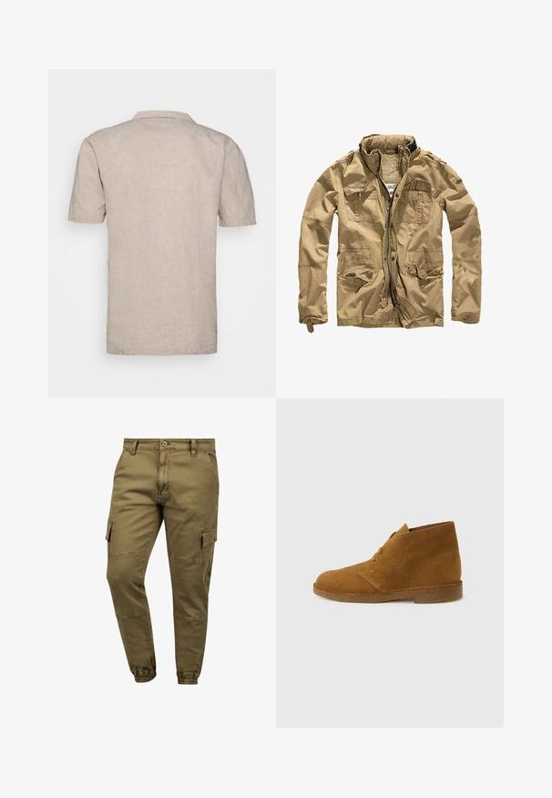 Veste khaki en tissu durable, dotée d'un col montant, d'une fermeture éclair à l'avant et de plusieurs poches avec des rabats à bouton. La finition texturée améliore le design.; Chemise en lin beige à manches courtes avec un col, dotée d'un tissu texturé et d'un ourlet droit, sans motifs visibles ni accents.; Pantalon cargo olive pour homme avec poches à rabat latérales, bouton à l'avant, fermeture éclair et poignets élastiques aux chevilles.; Botte désert en daim marron montant à la cheville avec deux œillets et semelle en crêpe sur fond gris clair uni.