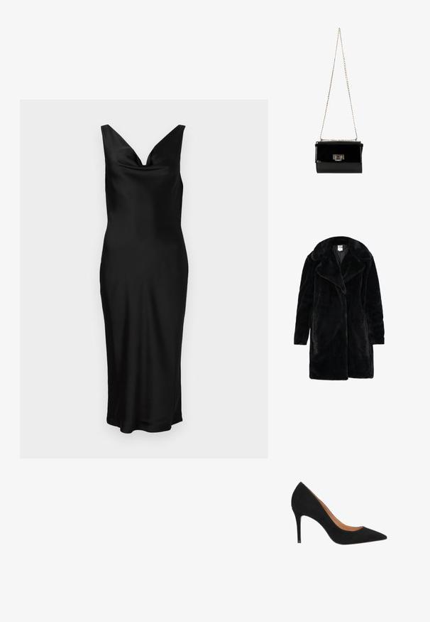Lang sort faux fur frakke med bred krave, åben front og to sidelommer. Blød tekstur, oversized pasform og ingen synlige lukninger.; Sort satin kjole med V-udskæring og uden ærmer. Den tætsiddende pasform har en draperet buste og når til midt på læggen. Glat tekstur.; Sorte ruskinds stiletter med spidse tæer, elegant design og stilethæle. Har en glat indvendig foring.; Sort patentlæder håndtaske med en guldkæde-strop, rektangulær form, med en frontklaplukning og et metallisk logo-accent.